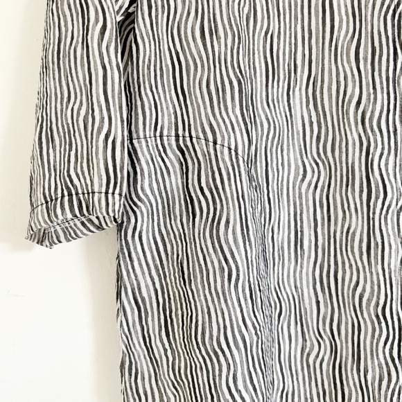 TERRA SJ APPAREL Women’s Black White Blouse Button Up Wired Collar Lagenlook S - Picture 6 of 12